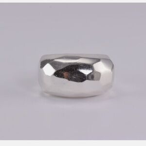 Silpada Sterling Silver Hammered Dome Ring